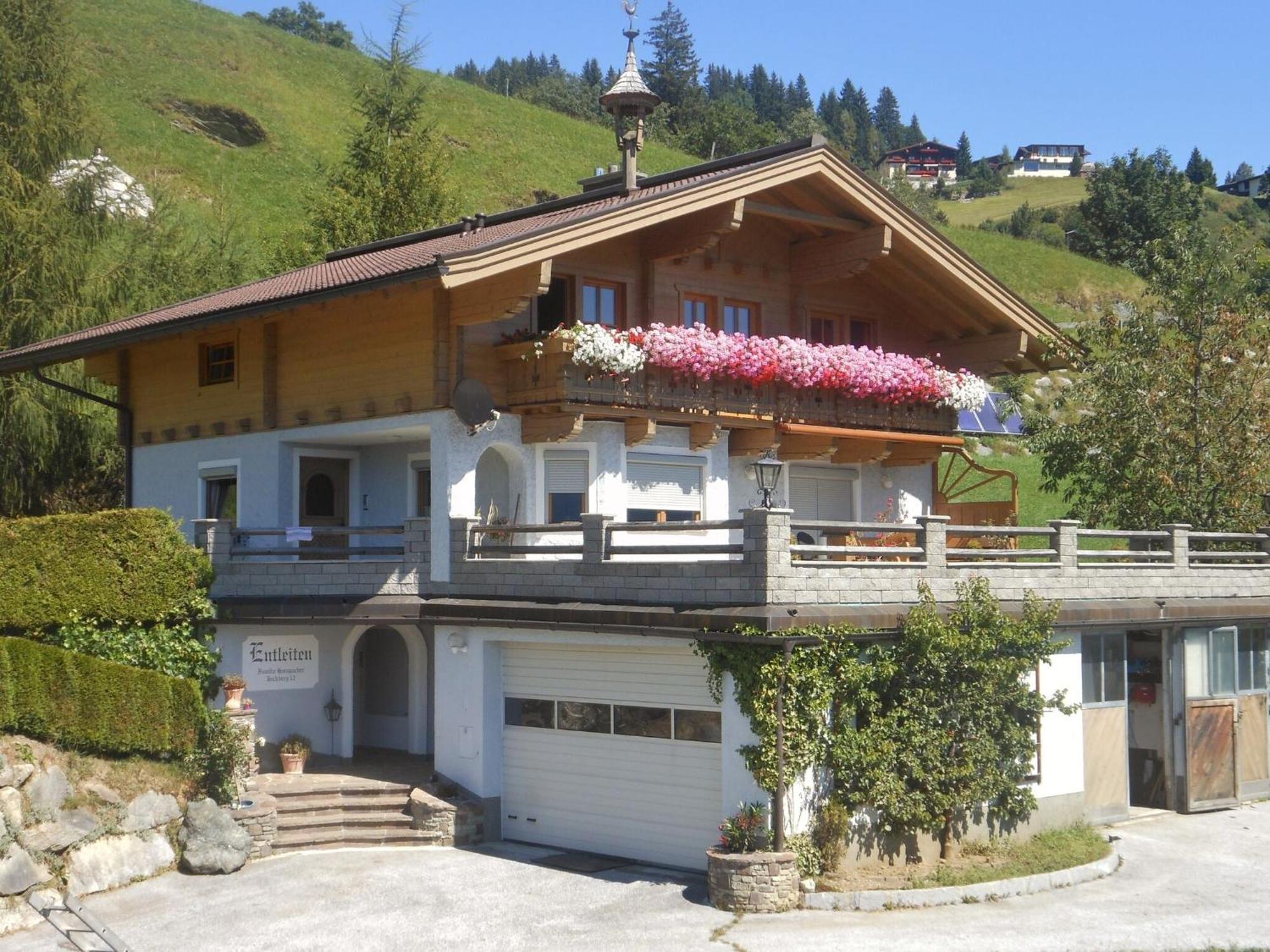 Sunlit Apartment Near Ski Area In Hollersbach Im Pinzgau Exterior photo