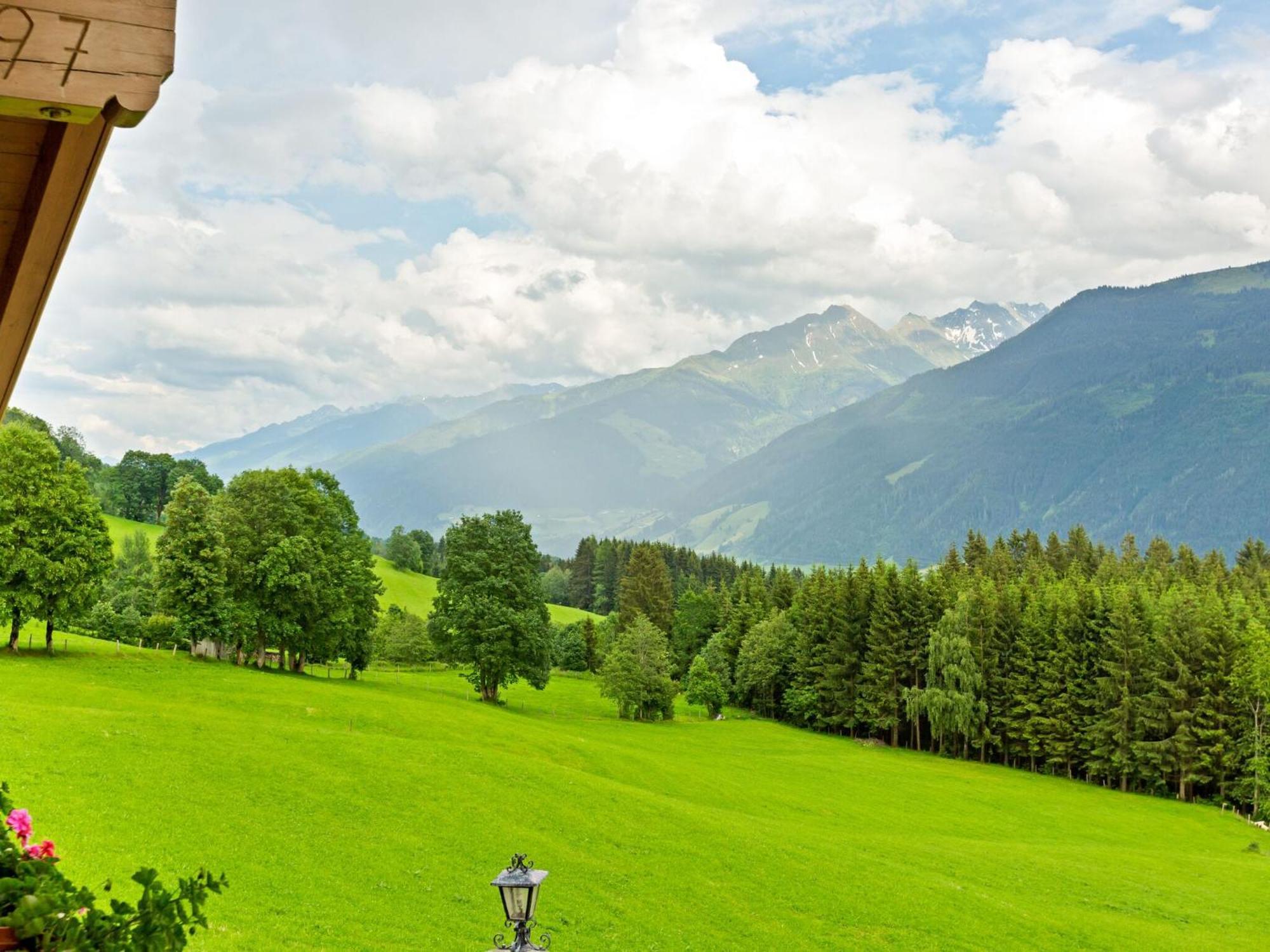 Sunlit Apartment Near Ski Area In Hollersbach Im Pinzgau Exterior photo