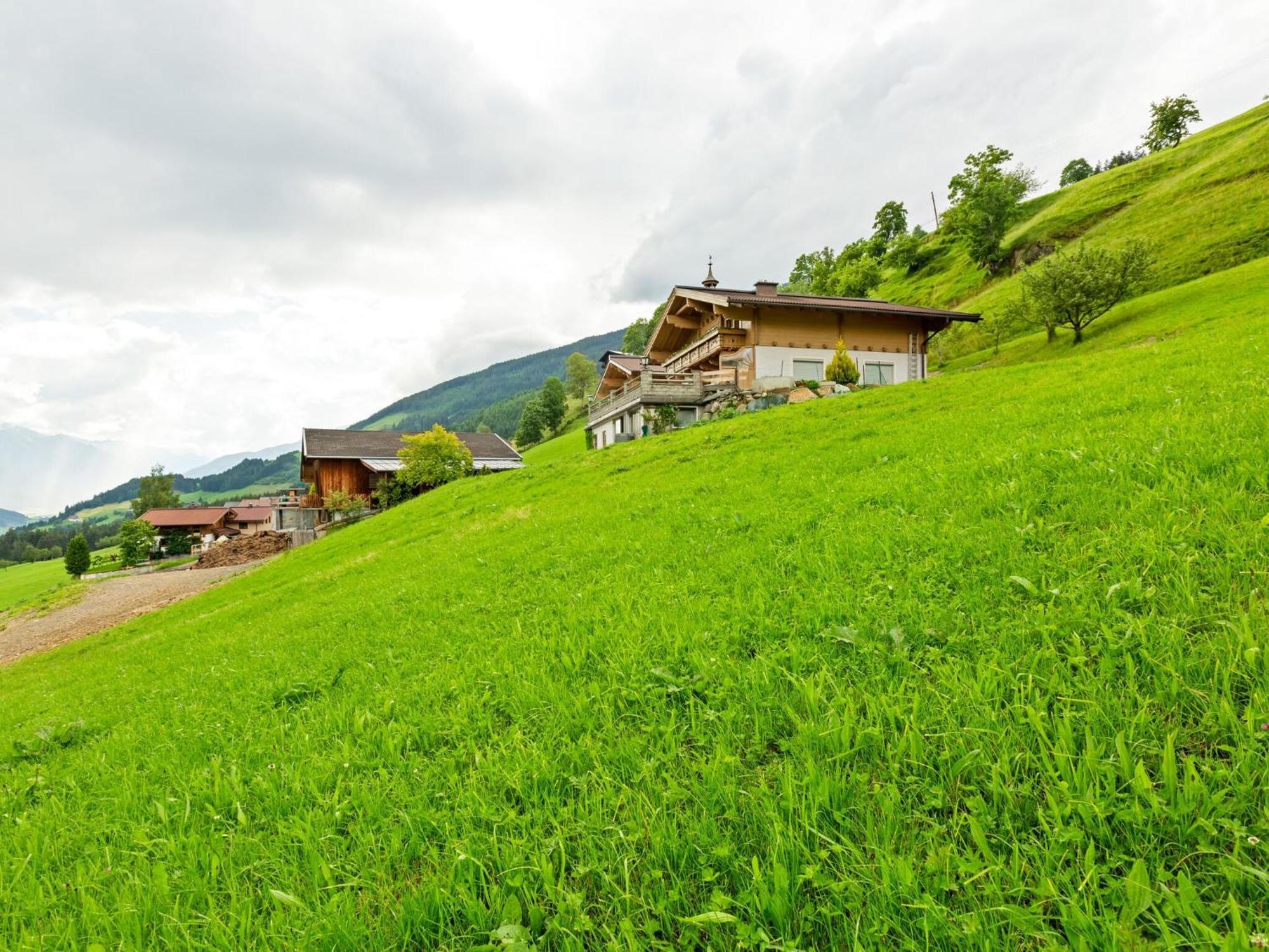 Sunlit Apartment Near Ski Area In Hollersbach Im Pinzgau Exterior photo