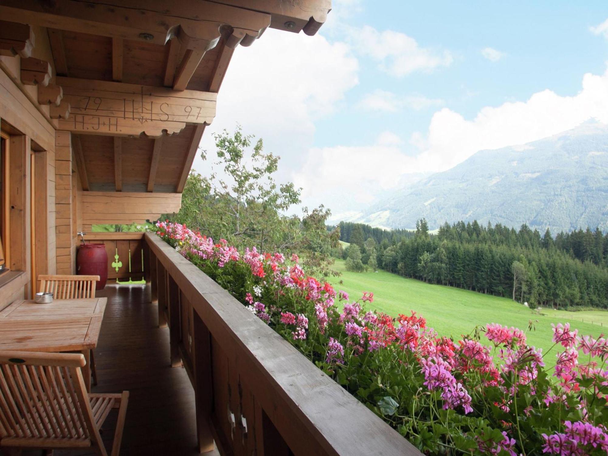 Sunlit Apartment Near Ski Area In Hollersbach Im Pinzgau Exterior photo