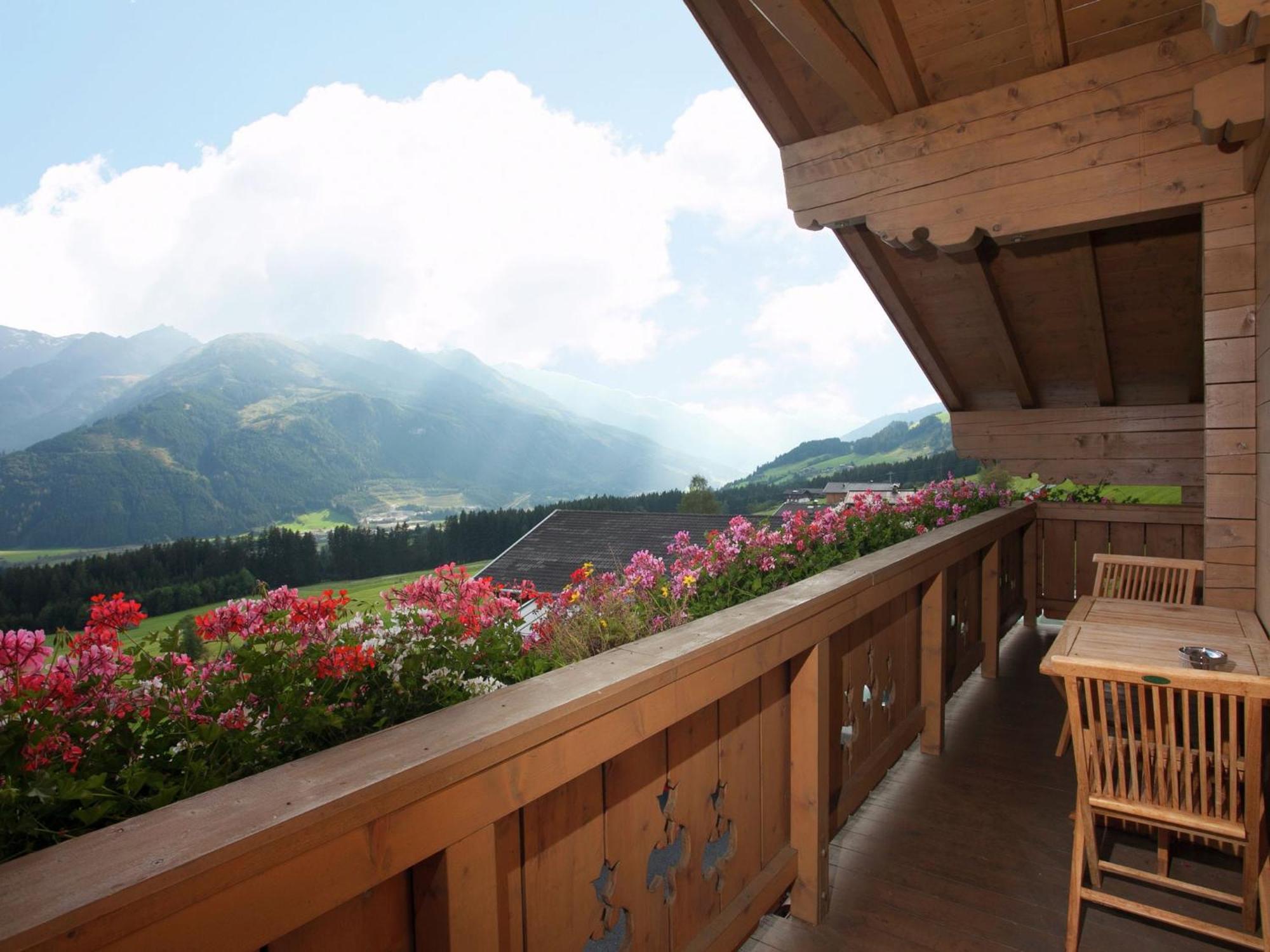 Sunlit Apartment Near Ski Area In Hollersbach Im Pinzgau Exterior photo