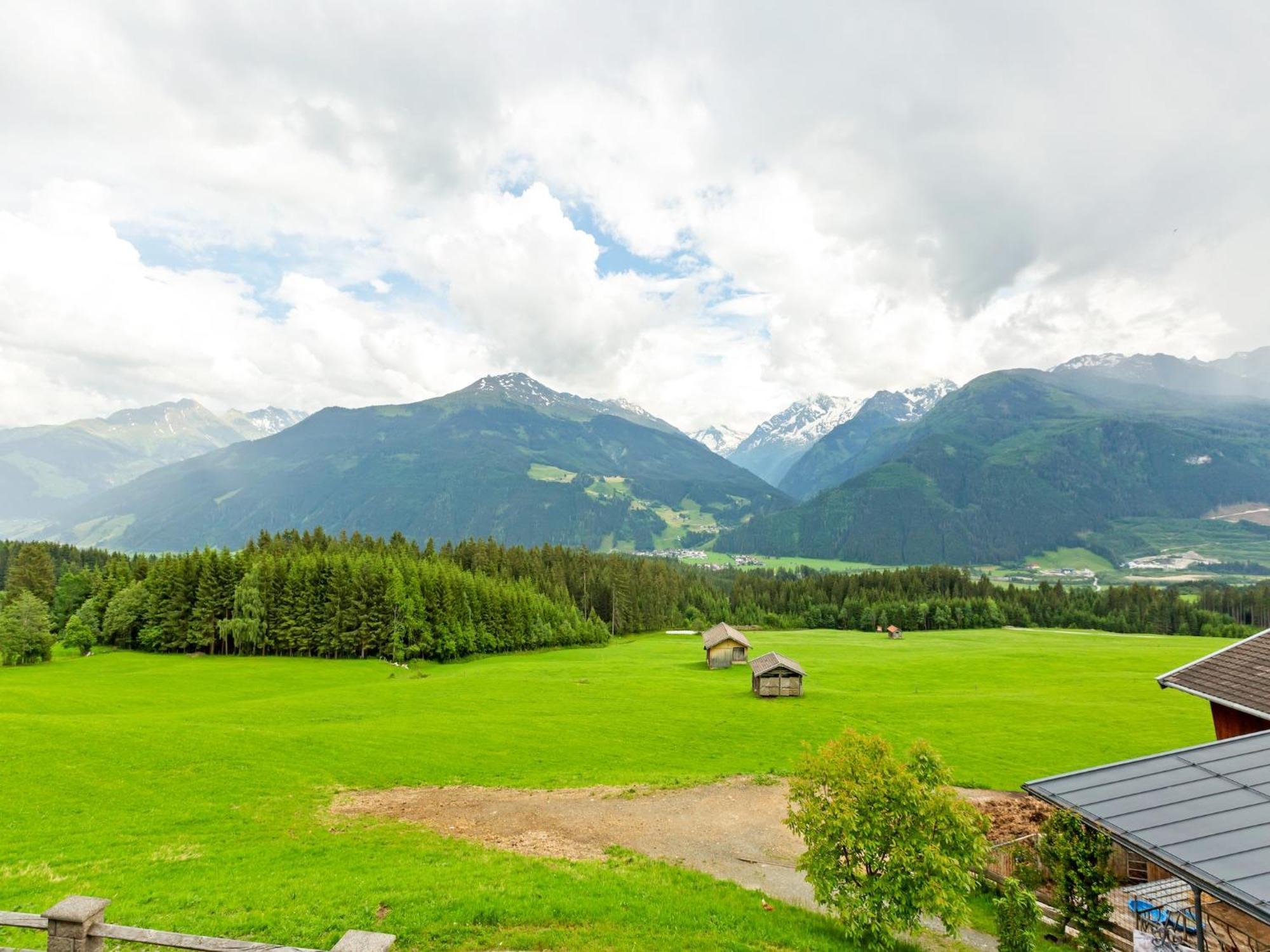 Sunlit Apartment Near Ski Area In Hollersbach Im Pinzgau Exterior photo