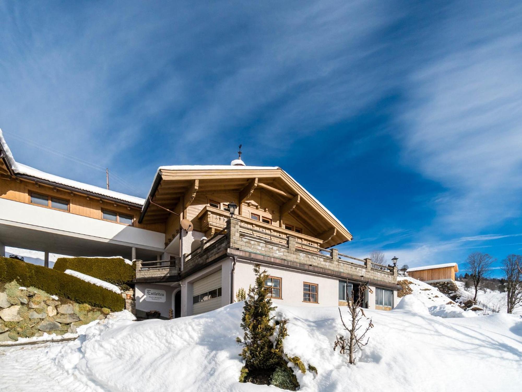 Sunlit Apartment Near Ski Area In Hollersbach Im Pinzgau Exterior photo